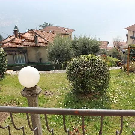 Fantastic Lake View And Garden In Moltrasio